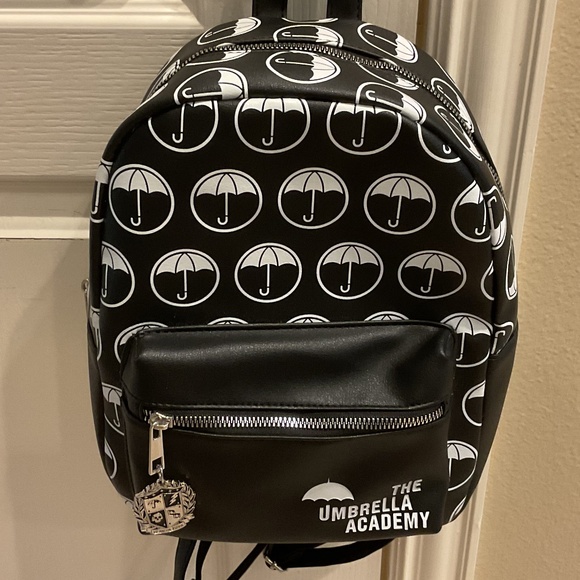 The Umbrella Academy Black and White Mini Backpack Bioworld - Picture 1 of 9
